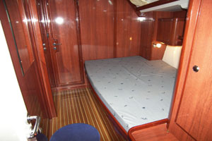 Yacht Velos - starboard bow cabin